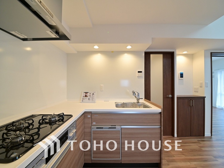 キッチン シンプルな部屋の雰囲気に溶け合うナチュラルキッチン