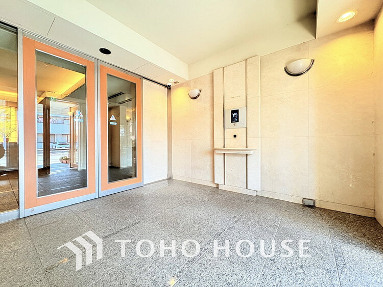 エントランス 落ち着いた色合いのエントランス