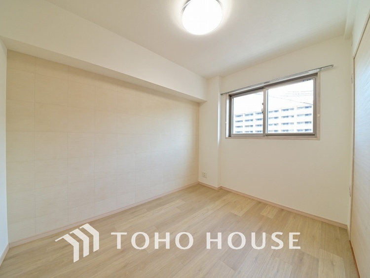 内装 採光もある洋室は、くつろぎのひと時を過ごすのにぴったり