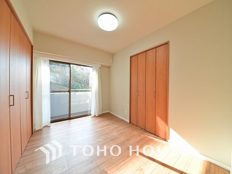 内装 1日の疲れを癒し、心地よく寛げるようゆったりとした広さをしています