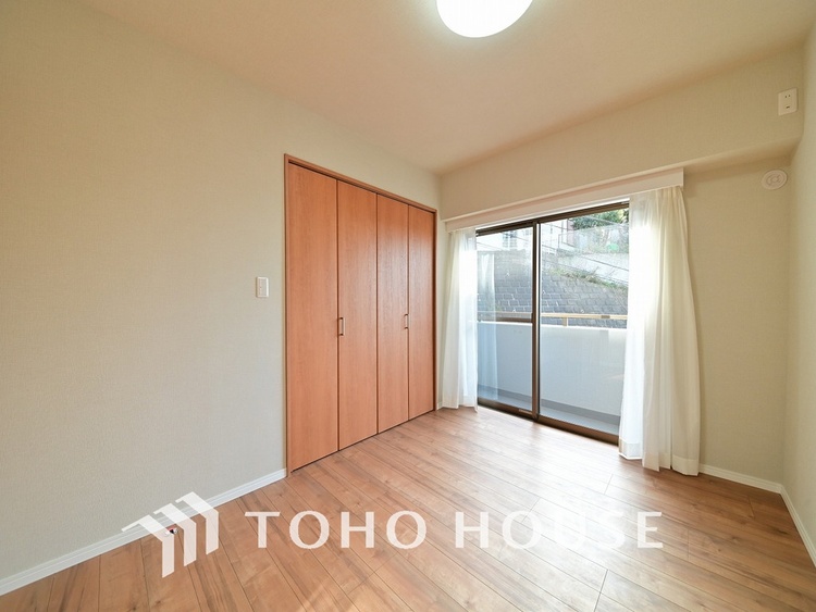 内装 シンプルですっきりとした室内は飽きのこない居心地の良い雰囲気です