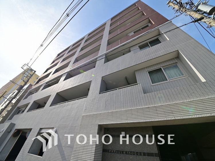 外観 〜人気の角部屋〜大切なペットと暮らすリフォーム済み2LDKマンション〜