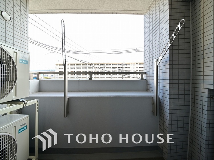 バルコニー 陽当たり良好なバルコニー