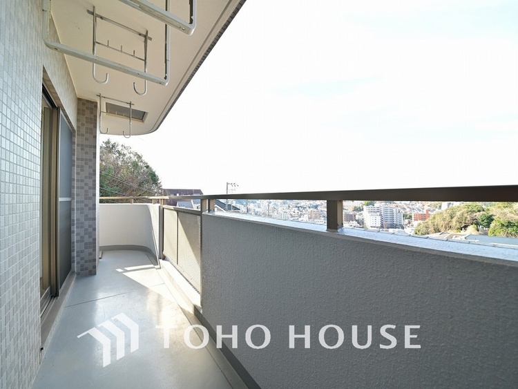 バルコニー 陽当たり良好なバルコニー