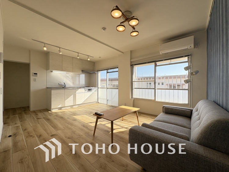 内装 明るいLDKは自然と家族が集まるコミュニケーションの場所に