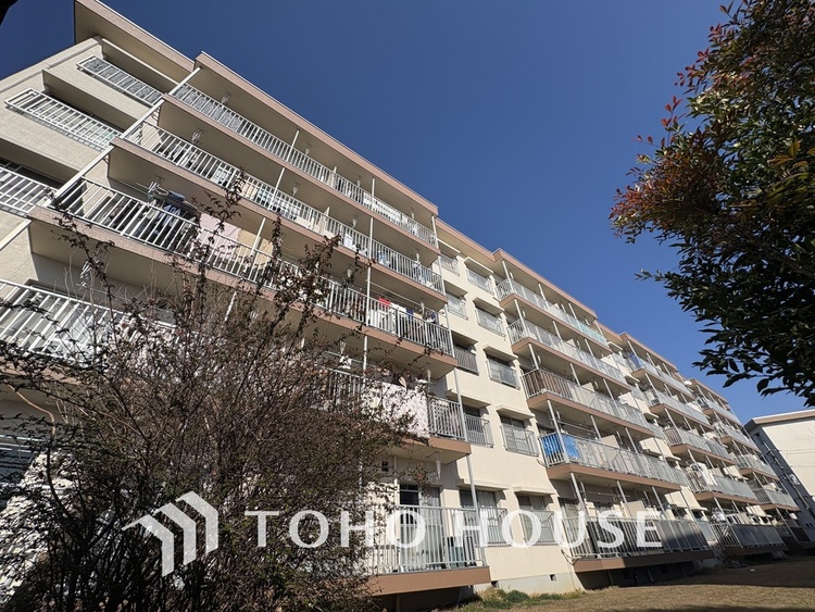 外観 〜5階最上階、高台立地のため陽当たり・通風良好〜落ち着いた住環境〜南向き2LDK住戸〜