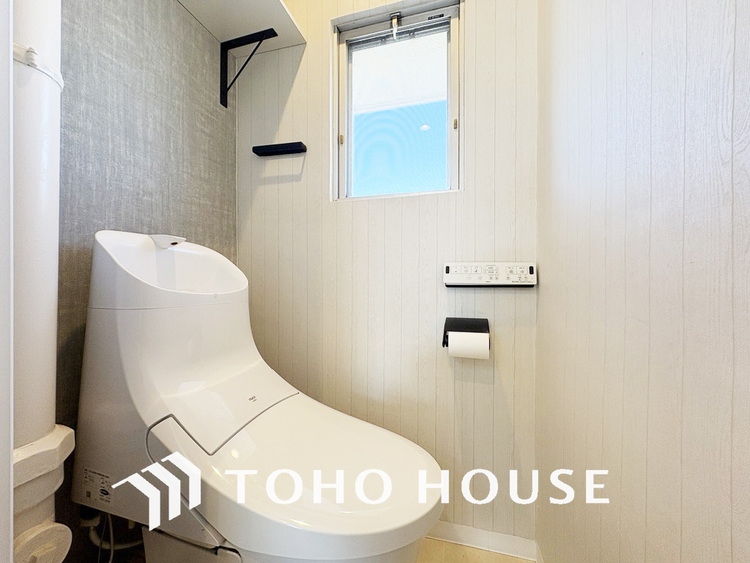 トイレ 清潔な洗浄機能付温水シャワートイレ