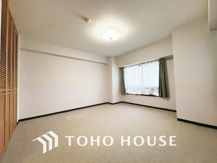 内装 1日の疲れを癒し、心地よく寛げるようゆったりとした広さをしています