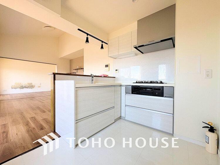 キッチン シンプルな部屋の雰囲気に溶け合うナチュラルキッチン