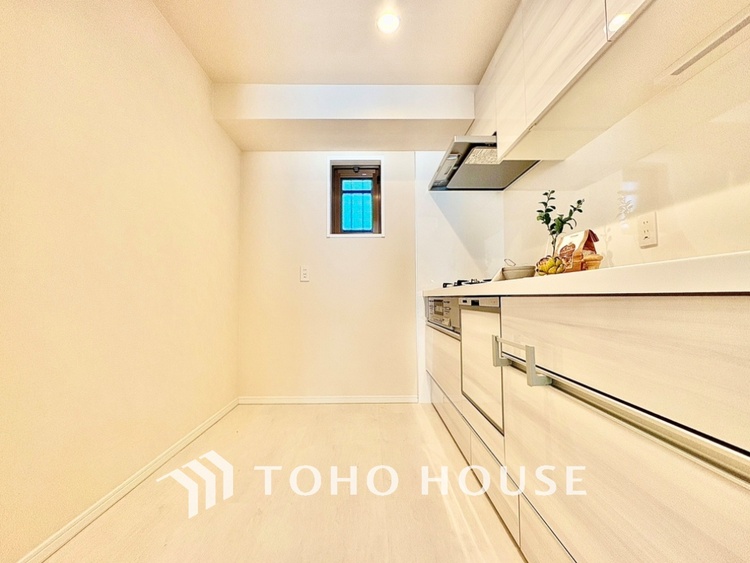 キッチン インテリアだけでなく、毎日のお料理を楽しく、軽やかにする多彩な設備・仕様。