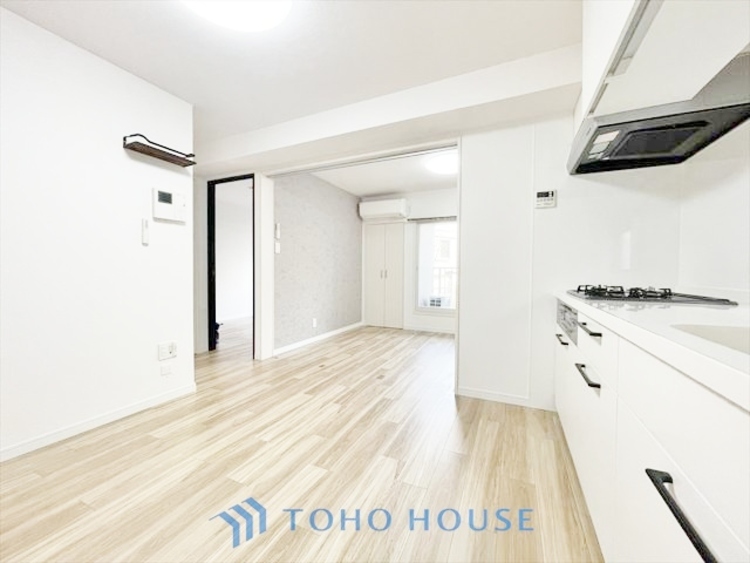 内装 ◆隠された美しさ◆流麗な音楽が流れているような繊細でいながら整然かつ堅牢なこの空間。この空間は確かに美しい。しかし、そこには美しさ以上のものが隠されている。