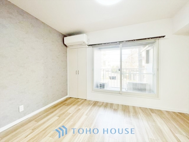 内装 ◆色彩◆この空間に放たれた光は華美なまでに演出されたデザイン。流れる時をより芳醇なコーヒーの様な色彩奏でるアダージョ。そして情景豊かな作品のような暮らしがイメージできる。