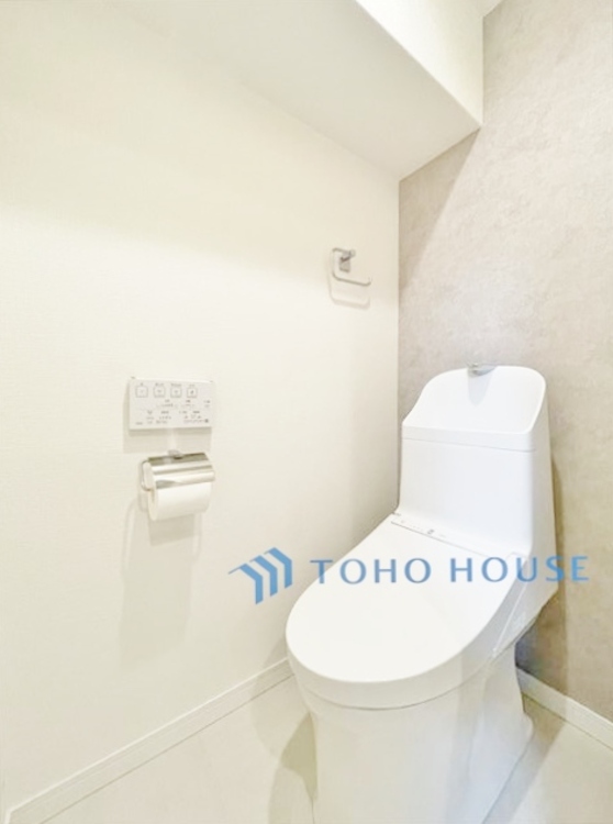 トイレ ◆住むほどに実感する快適性＆機能性◆各空間を彩る設備は、デザイン性に優れたHigh Quality仕様が装備。広く使い勝手のよい空間と設備で、理想の暮らしを演出します。