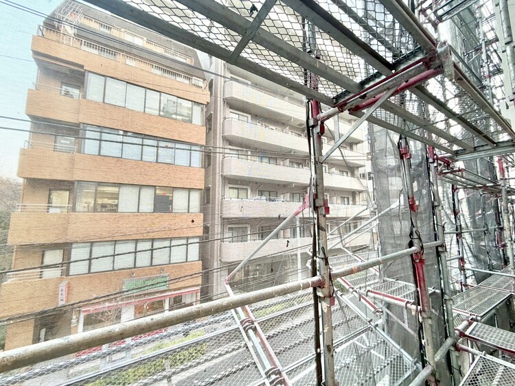 バルコニー 陽当たり・通風・開放感に恵まれた環境です。