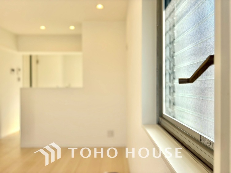 内装 【LIVING】◆陽光◆が差し込む。この開放的なLDKに家族の笑顔が集う。家族が一緒に過ごす空間は明るく、そして居心地よく。