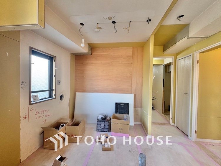 キッチン 現在改装中◆ワクワク◆開放的で機能性も高いシステムキッチン。お子様は毎日のご飯にワクワク！