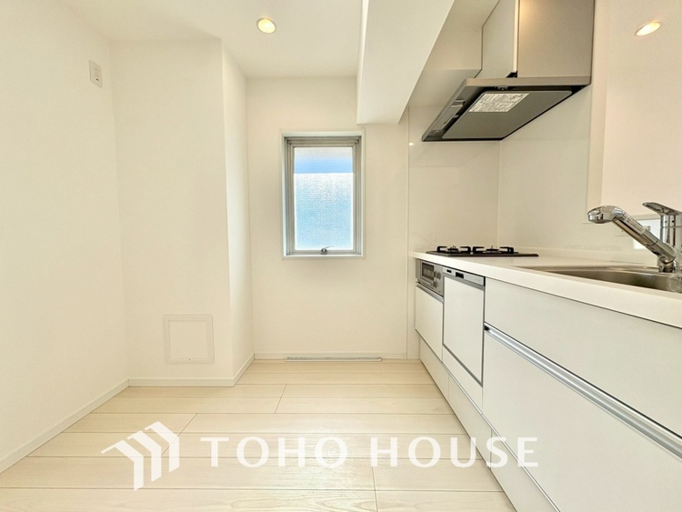 キッチン 【KITCHEN】◆ワクワク◆開放的で機能性も高いシステムキッチン。お子様は毎日のご飯にワクワク！