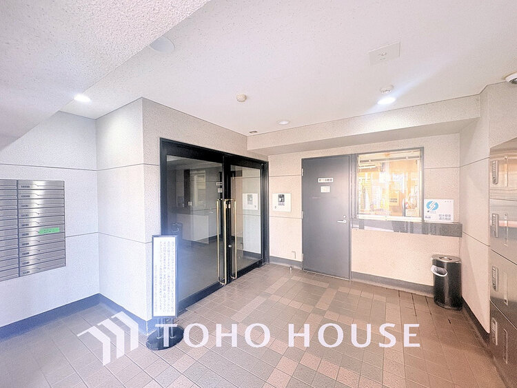 エントランス 落ち着いた色合いのエントランス