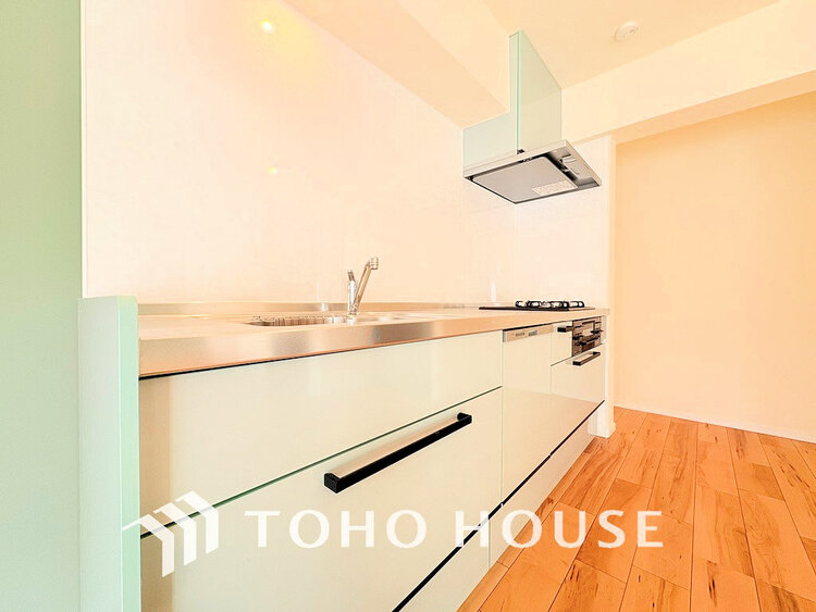 キッチン 落ち着きのあるカラーで統一された清潔感と気品が溢れるキッチン