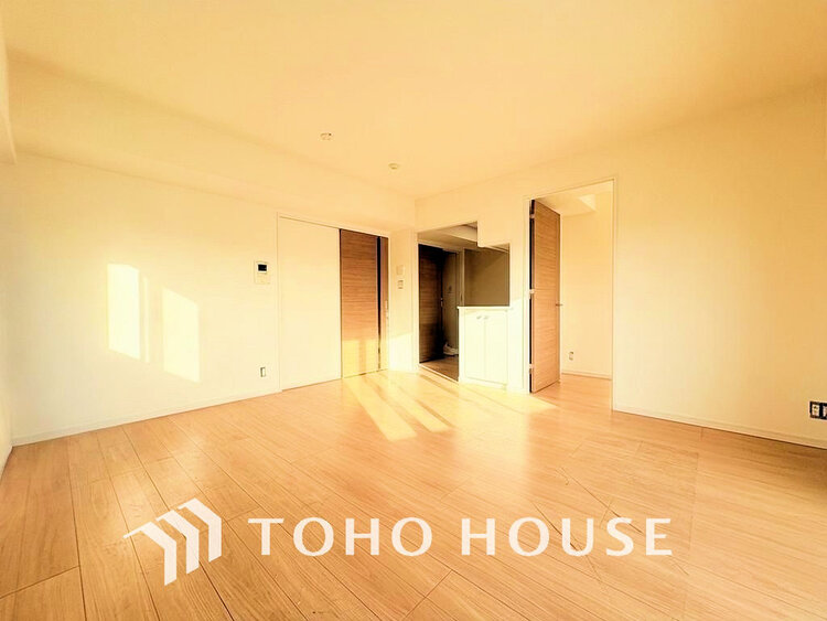 内装 上質な時間を育む暮らしのメインステージ。寛ぎとコミュニケーションを育む居心地のよい場所