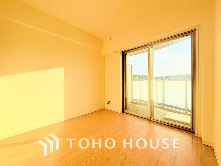 内装 採光もある洋室は、くつろぎのひと時を過ごすのにぴったり