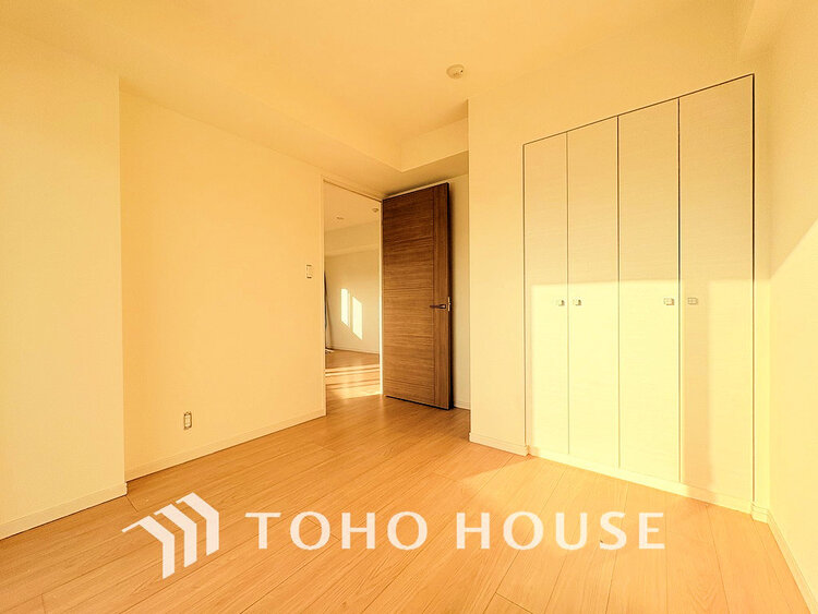 内装 シンプルですっきりとした室内は飽きのこない居心地の良い雰囲気