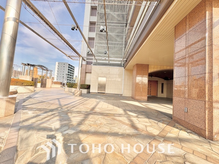 外観 ほんの少しのこだわり。ちょっとした色使いがその家がもつ雰囲気、趣（おもむき）を携え、暮らす家族や訪ねてくる友人・知人に新鮮な香りを運んできます。