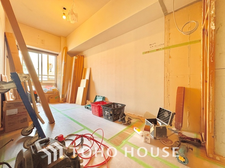 内装 【改装中】風の通り道。舞い込んでくる風が優しく躍り、室内に爽やかな空気を運んでくる。