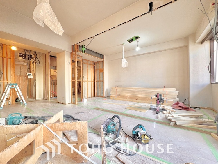 内装 【改装中】◆瀟洒な空間◆落ち着きのある彩が見事に調和させた瀟洒な空間を演出。ここに集まる家族の会話と笑顔が絶え間なく続く幸せな空間。