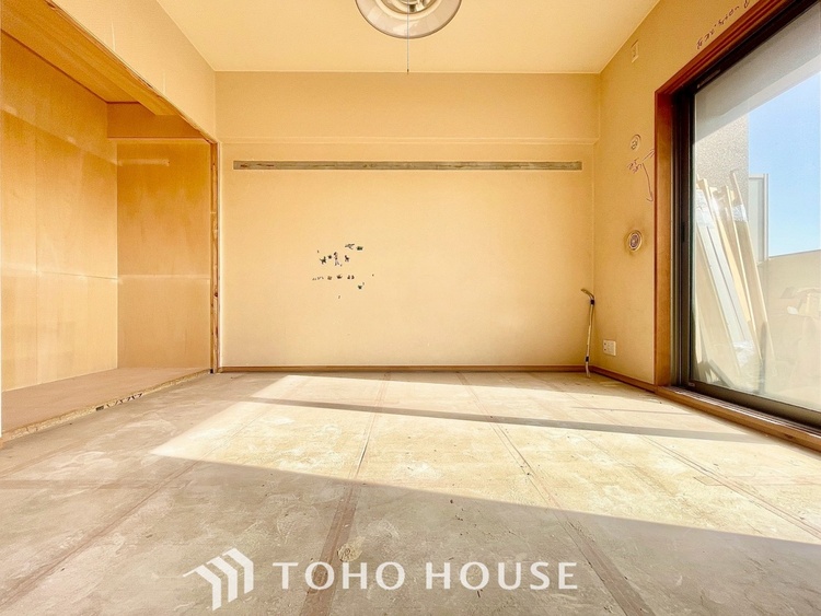 内装 【改装中】明るいリビングこそ居心地のいい暮らしが待っているのだと思う。