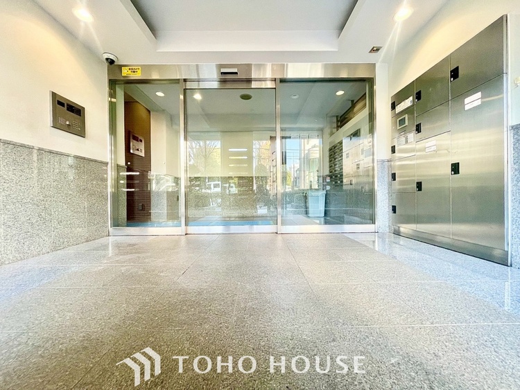 外観 ほんの少しのこだわり。ちょっとした色使いがその家がもつ雰囲気、趣（おもむき）を携え、暮らす家族や訪ねてくる友人・知人に新鮮な香りを運んできます。