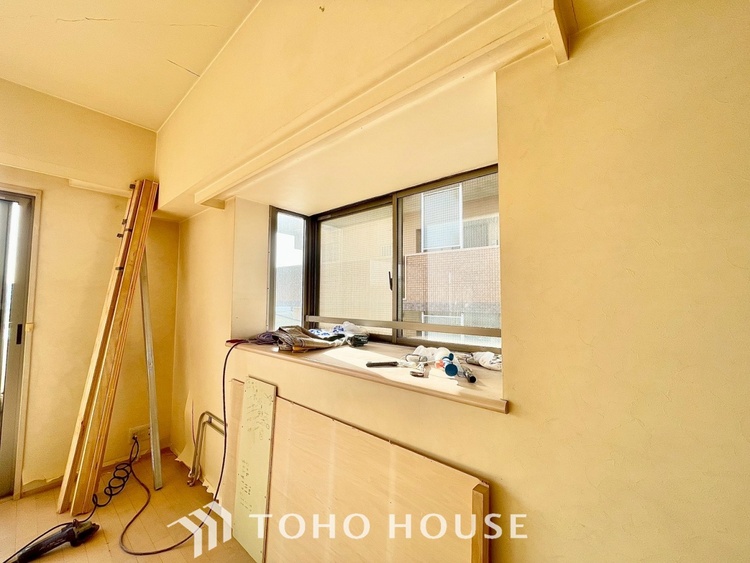 キッチン 【改装中】◆愛育◆キッチンは家族の絆を育む大切な空間。シンプルで使い易いSystemKitchenで愉しく作る料理は愛情のある美味しいご馳走に。家族で使える広々としたダイニングキッチンです。