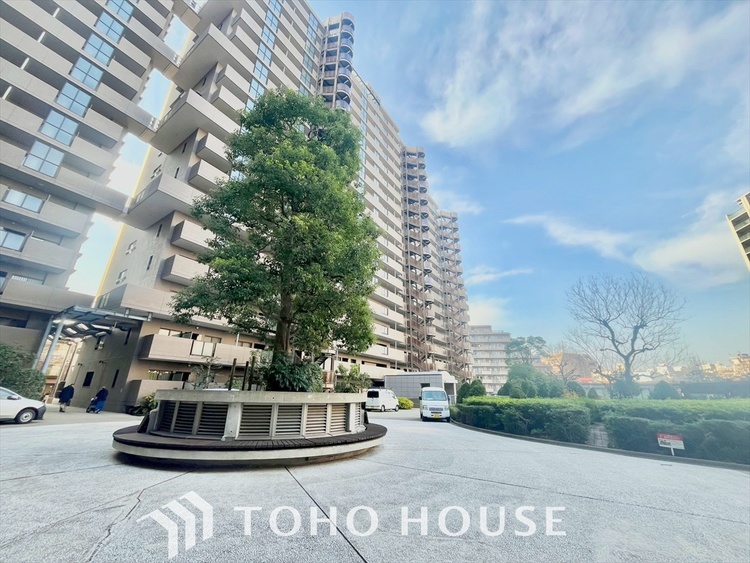 外観 見上げれば高い空。手を伸ばせば吸い込まれそうな突き抜ける空間。空が高いと気持ちも高揚します。空さえも楽しむ生活を始めませんか。