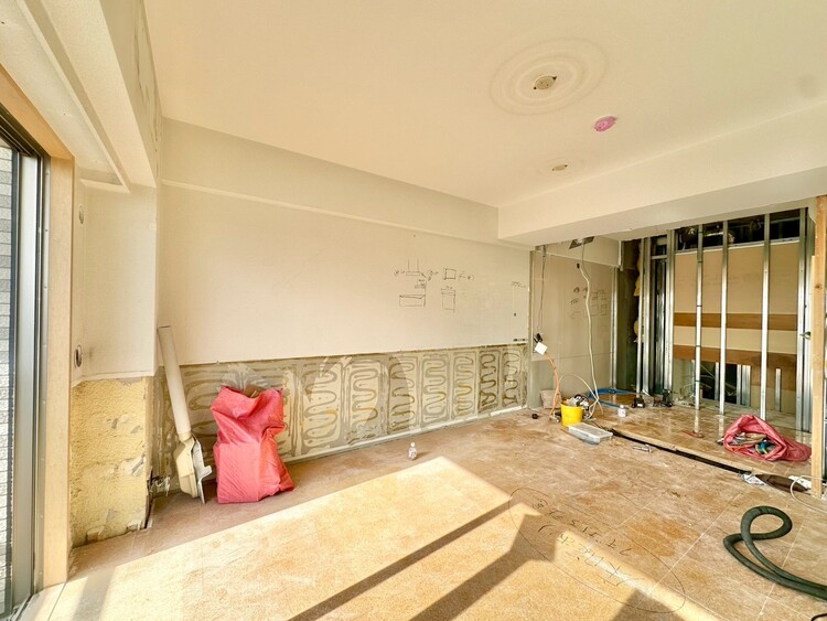 居間 落ち着いた雰囲気に包まれて、伸びやかな空間。