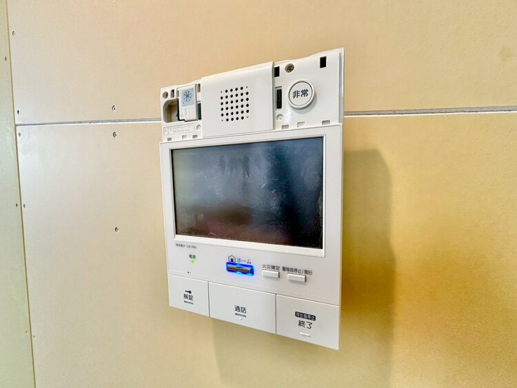 設備 誰が来てもわかる様にモニター付きインターホンを設置。