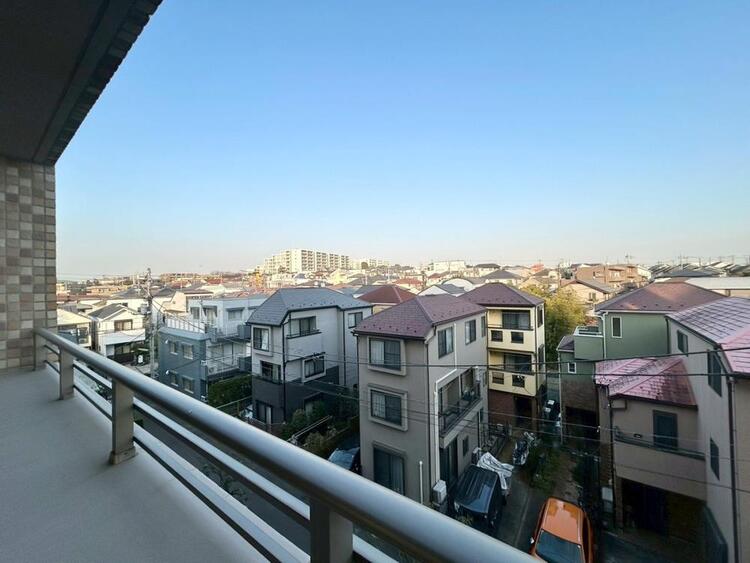 その他 眺望や窓からの景色が良いと、家で過ごす時間も快適です。