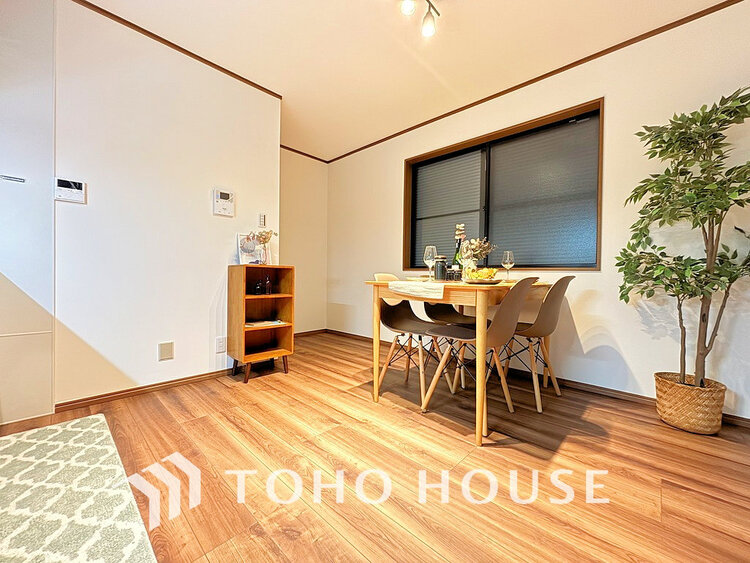 内装 家族みんなが爽やかに過ごせるように、光をたっぷり取り込んだLDK