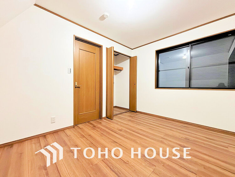 内装 シンプルですっきりとした室内は飽きのこない居心地の良い雰囲気