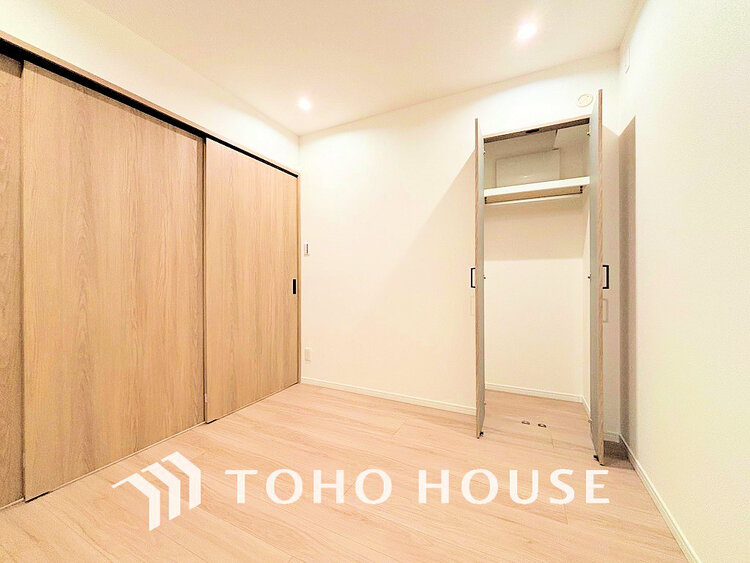 内装 シンプルですっきりとした室内は飽きのこない居心地の良い雰囲気