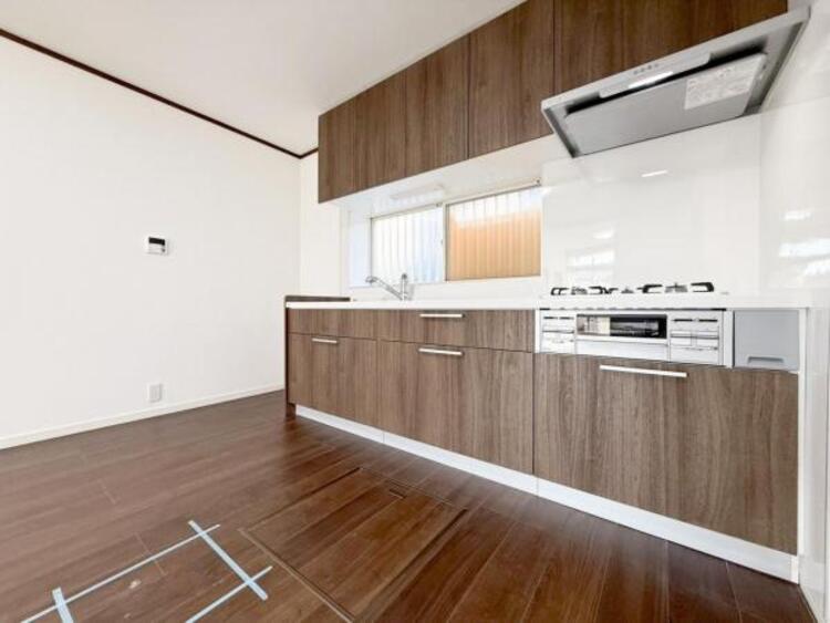 キッチン 広く取られたキッチンスペースはとても便利です。　自由にレイアウトがカスタマイズできます。 