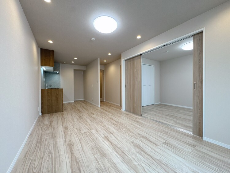 居間 居心地の良い空気感は、暮らしのステージを彩り、心からのやすらぎと満足感を与えてくれます。