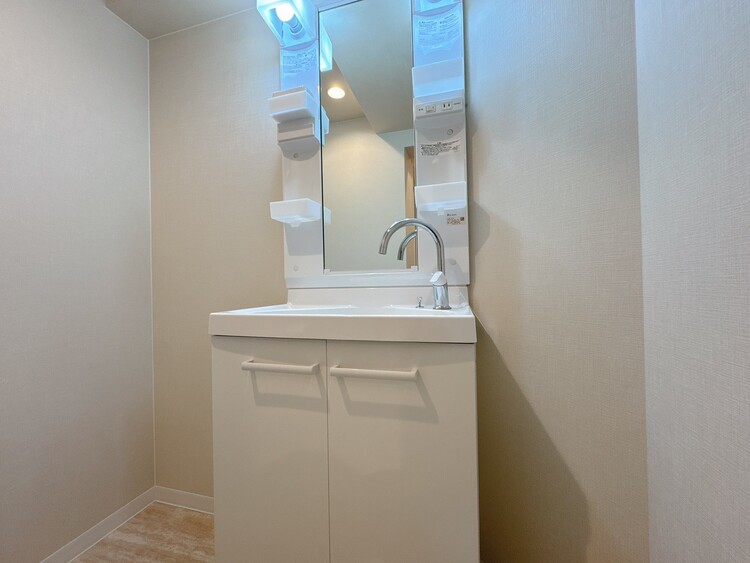 洗面 何かと物が増える場所だからこそ、スッキリと見映えの良い空間に。