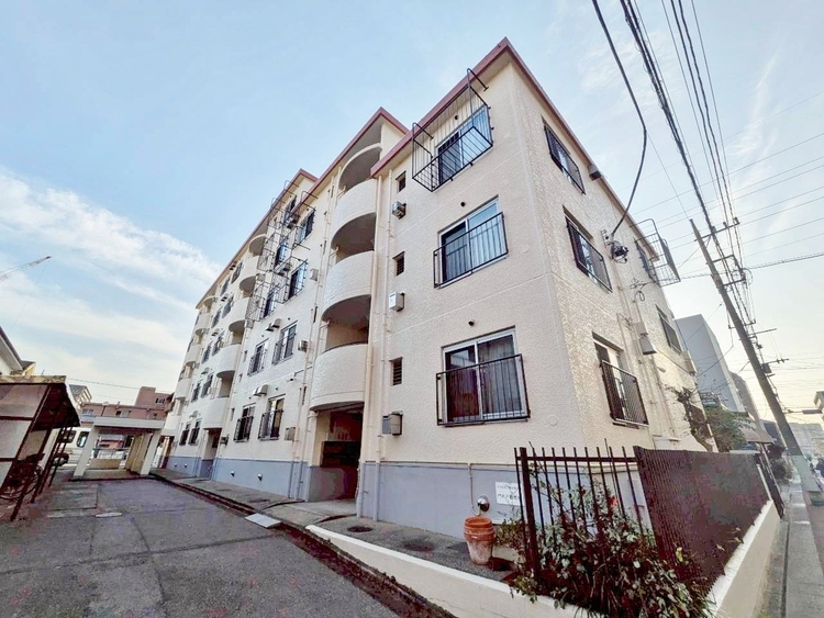 外観 現地に足をお運びいただいた際には、周辺散策などをお勧めいたします。