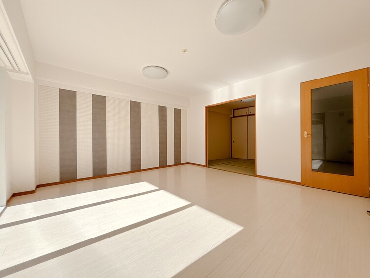 居間 飾り過ぎないシンプルな内装と偏り過ぎないデザインで統一しました。