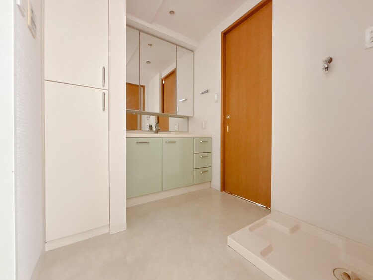 洗面 清潔感と心地よさを重視した、上質感漂うパウダールーム。