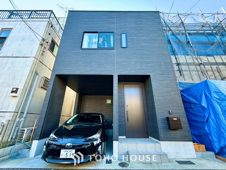 外観 【時を忘れる場所】ここにはみんなが集い、食事と楽しい会話が始まる。話に夢中になりすぎて、ついつい時を忘れ夜半過ぎになってしまう。そんな束の間の幸せを感じさせてくれる場所でありたい。