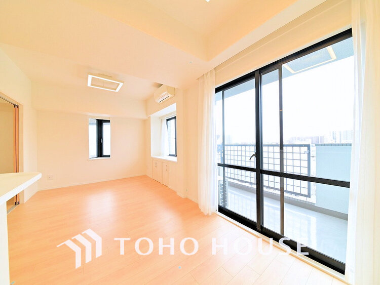 内装 家族みんなが爽やかに過ごせるように、光をたっぷり取り込んだLDK