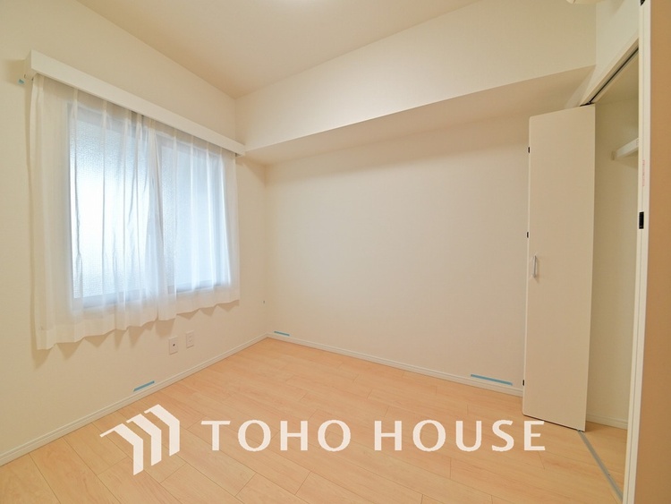 内装 採光もある洋室は、くつろぎのひと時を過ごすのにぴったり