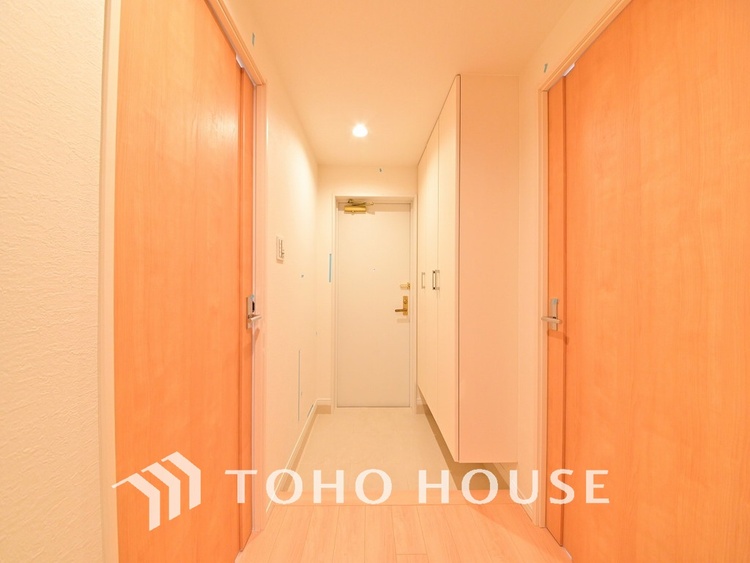 玄関 落ち着いた雰囲気の玄関、家族の帰りを暖かく迎えてくれます