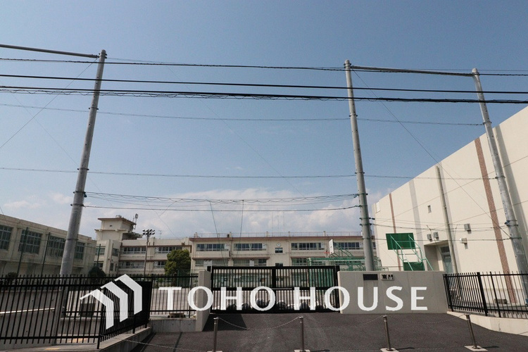 周辺 川崎市立臨港中学校　距離600ｍ